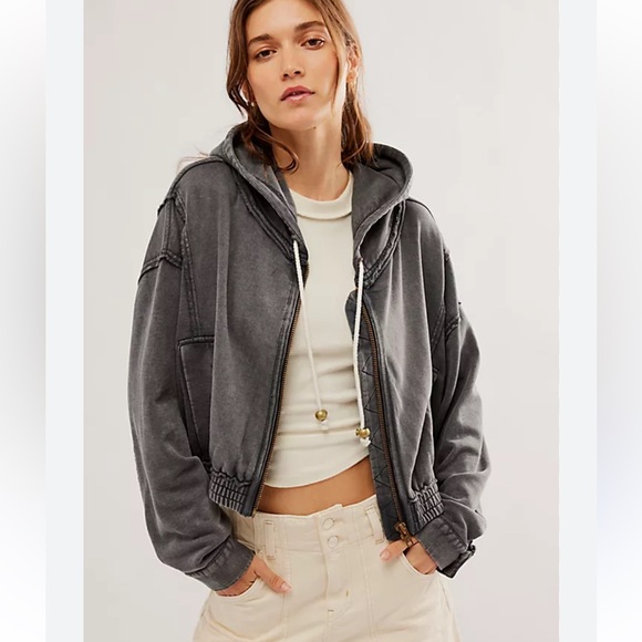 Free People Tops - FREE PEOPLE Grey Cropped Zip Up Hoodie